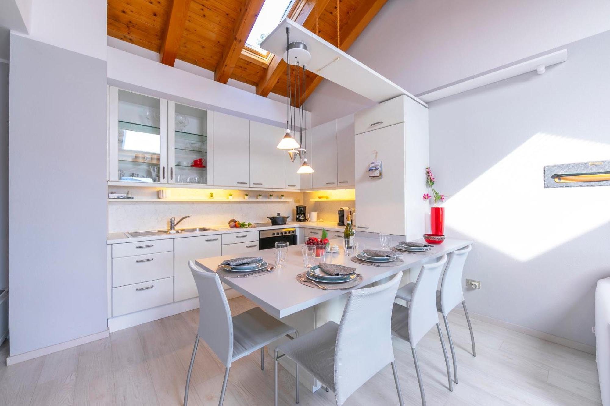 Blu Lake Apartment On Ghiffa Beach - Happy Rentals ภายนอก รูปภาพ