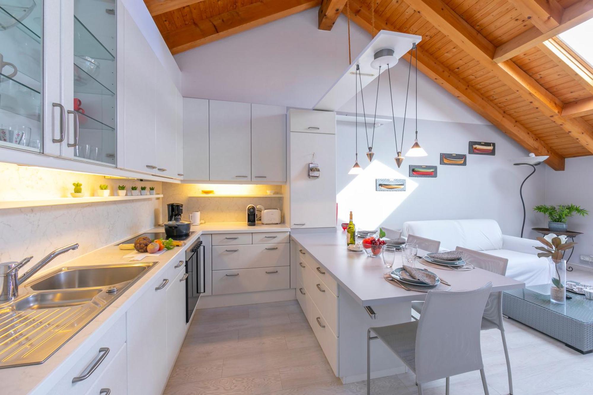 Blu Lake Apartment On Ghiffa Beach - Happy Rentals ภายนอก รูปภาพ