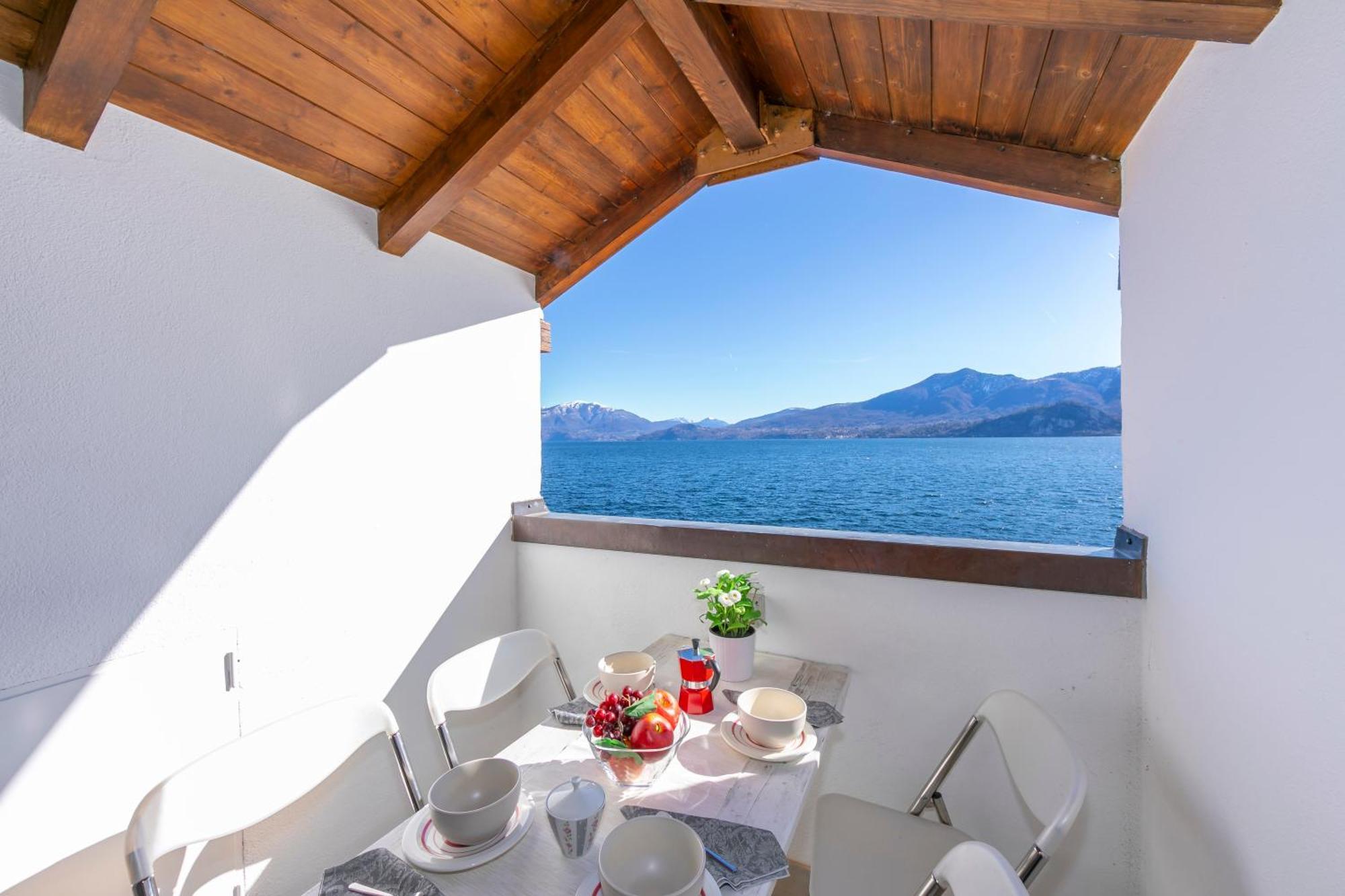 Blu Lake Apartment On Ghiffa Beach - Happy Rentals ภายนอก รูปภาพ